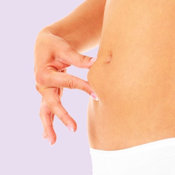 Auf dem Bild ist etwas Bauchfett zu sehen, womit das Thema »Bauchdeckenstraffung« verdeutlicht werden soll.